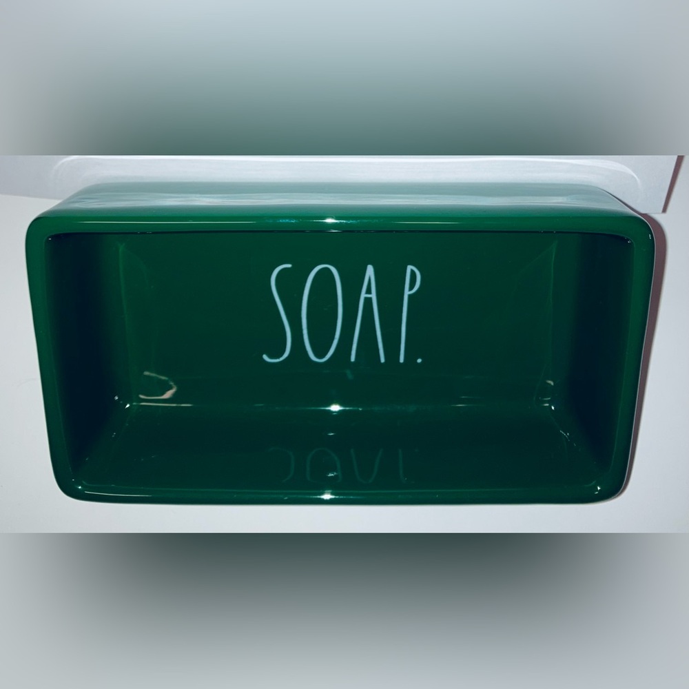 Rae Dunn Soap Dish.